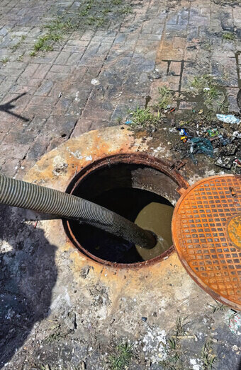 https://plumbereastperth.com.au/uploads/2025/06/blocked-drains-256136.jpg