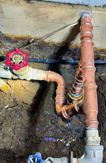 https://plumbereastperth.com.au/uploads/2025/06/emergency-plumbing-826583.jpg