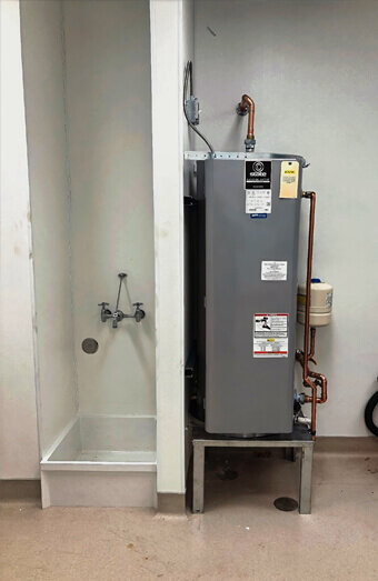 https://plumbereastperth.com.au/uploads/2025/06/hot-water-257755.jpg