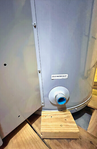 https://plumbereastperth.com.au/uploads/2025/06/hot-water-266575.jpg